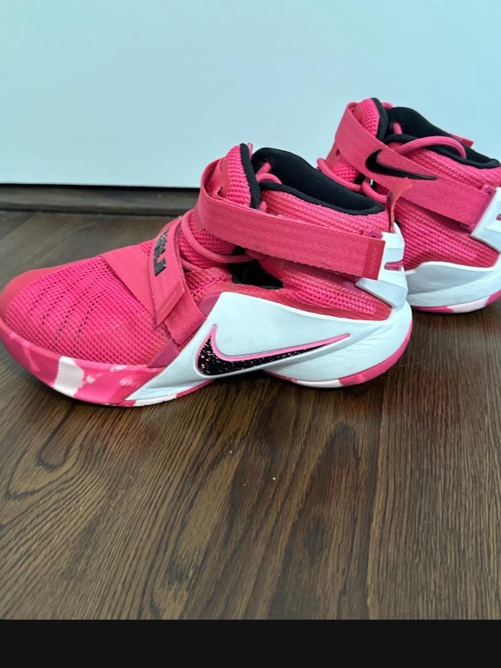 Limited Edition Nike LeBeon’s Soldier 9 Think Pink Breast Cancer Edition